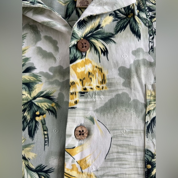 Vintage Tommy Bahama Green and Yellow Casual Button Down Shirt - Picture 5 of 7